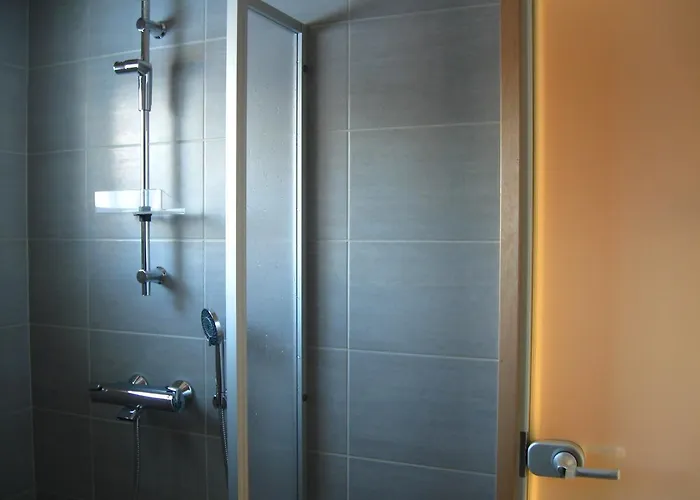 אורחן Village Majatalo